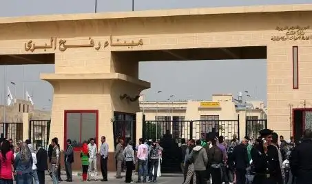 السماح بعودة المواطنين العالقين في مصر إلى غزة بداية من غد الجمعة