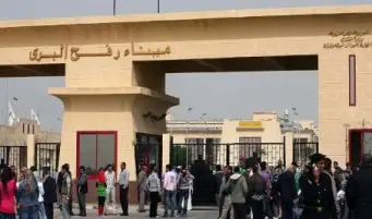 السماح بعودة المواطنين العالقين في مصر إلى غزة بداية من غد الجمعة