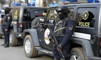 حقيقة زعم شخص تعدي رجال الشرطة على ابنه بالضرب والسب في الشرقية