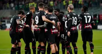 بيولي يعلن تشكيل ميلان لمواجهة فيورنتينا بالدوري الإيطالي