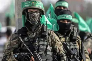 كتائب القسام تعلن تسليم 13 محتجزا إسرائيليا و7 أجانب إلى الصليب الأحمر الدولي
