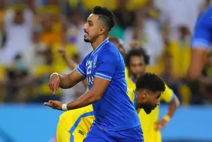 الهلال السعودي يترقب حالة سالم الدوسري قبل مواجهة نافباخور