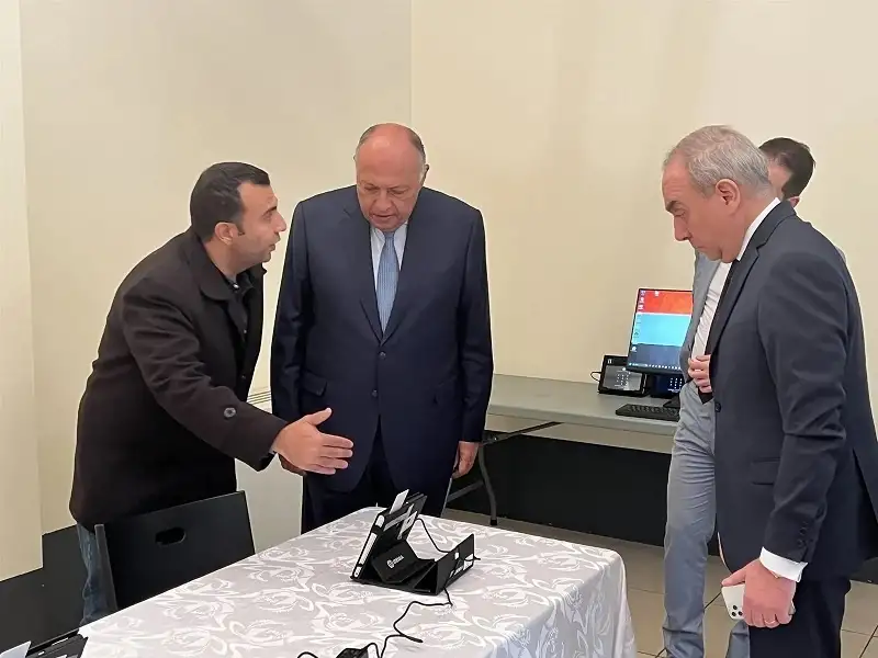 شكري يتفقد الاستعدادات الأخيرة لعقد انتخابات المصريين في الخارج في سفارة مصر بباريس
