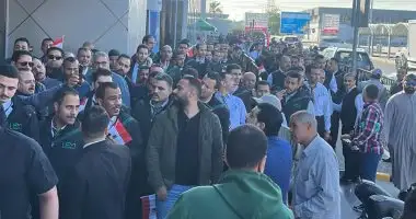 الانتخابات الرئاسية.. توافد أعداد كبيرة من الناخبين أمام المقر الانتخابي بالكويت