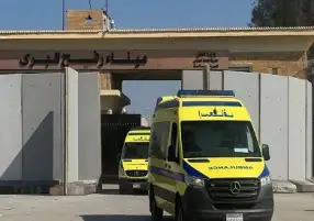 وصول 5 مصابين فلسطينيين إلى معبر رفح البري