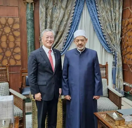 سفير كوريا الجنوبية بمصر يشيد بدور الأزهر الشريف في تطوير العلوم الدينية والشئون الإسلامية