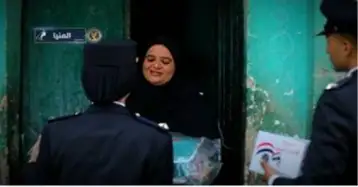 الداخلية تواصل توزيع المساعدات العينية على المرأة المعيلة