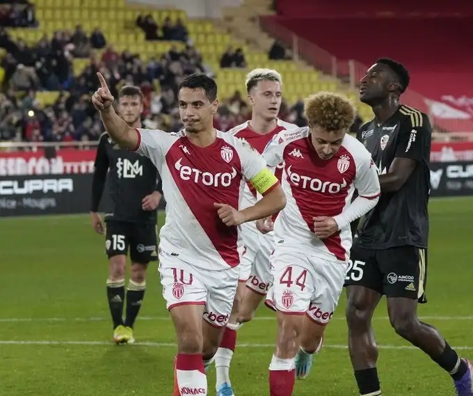 موناكو يفوز على مونبيليه بثنائية في الدوري الفرنسي