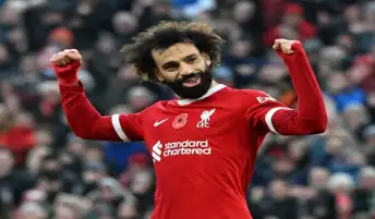 أول تعليق من محمد صلاح بعد فوزه بجائزة لاعب العام في إنجلترا