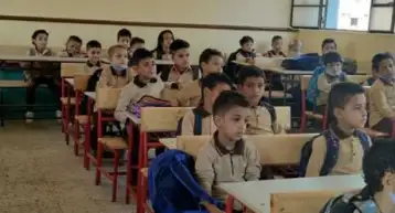 الحكومة تنفي إصدار قرار بعدم إضافة درجات اختبارات الشهر لصفوف النقل للمجموع الكلي