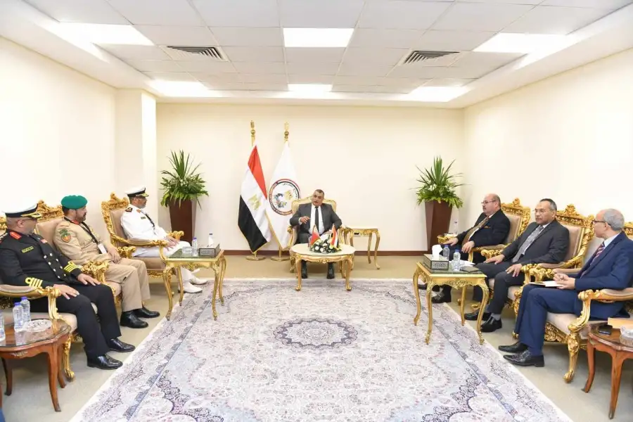 وزير الإنتاج الحربي يستقبل مدير إدارة التصنيع والتطوير الحربي بالبحرين