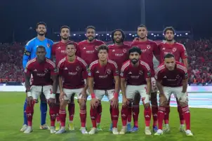 الأهلي يرتدي زيه التقليدي أمام شباب بلوزداد