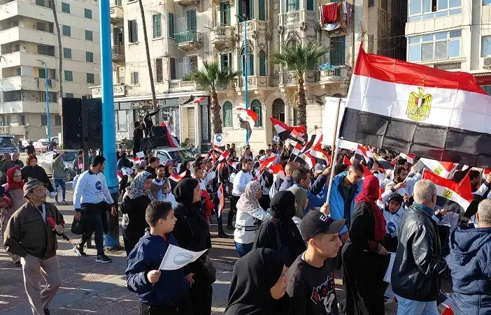 انتخابات الرئاسة.. المواطنون يصطفون أمام لجان الاقتراع في وجه بحري وأعلام مصر تزين الشوارع