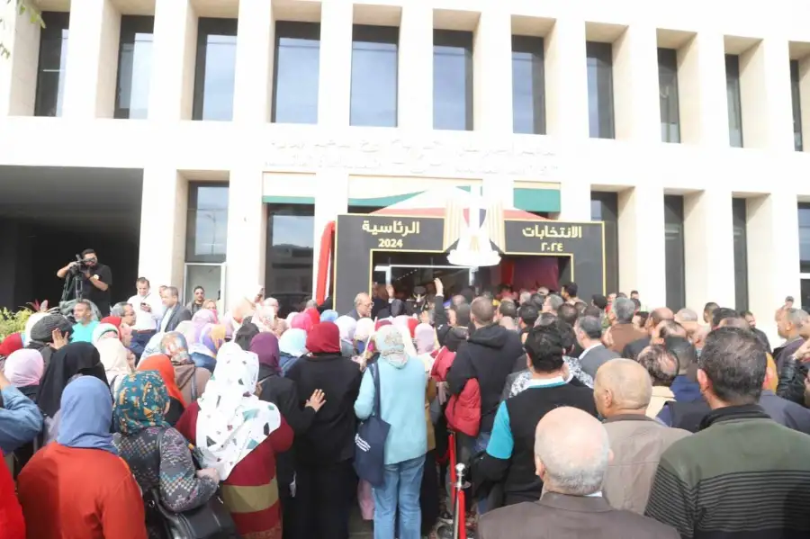 قيادات وزارة الزراعة والعاملون بها يدلون بأصواتهم في الانتخابات الرئاسية بلجنة الوافدين في العاصمة الإدارية