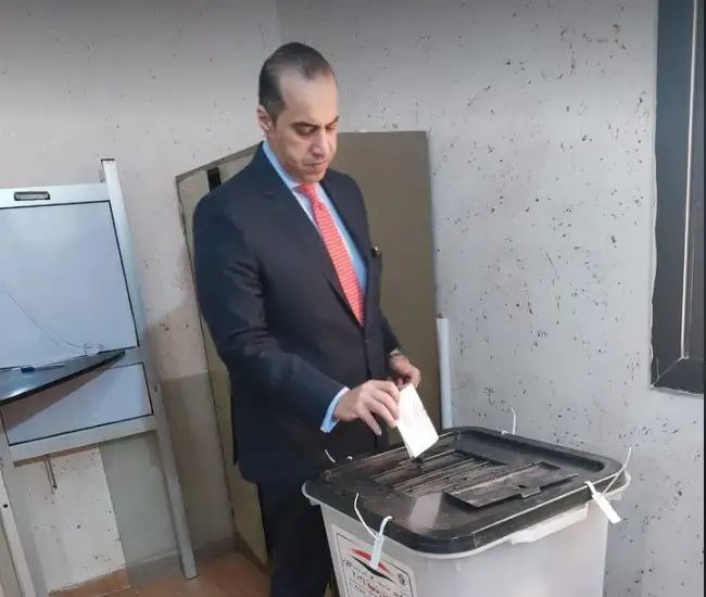 الانتخابات الرئاسية.. محمود فوزي رئيس حملة السيسي يدلي بصوته في ثاني أيام الاقتراع