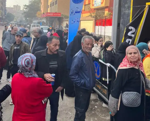 توافد للسيدات وكبار السن مع بدء التصويت في اليوم الأخير لانتخابات الرئاسة بالمرج