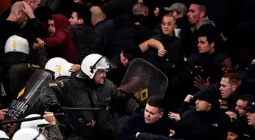 القبض على 147 شخصا عقب أعمال شغب بلقاء أياكس وآيك أثينا