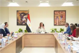 وزيرة التخطيط تتابع مسودة تقرير منظمة OECD الاقتصادي لمصر