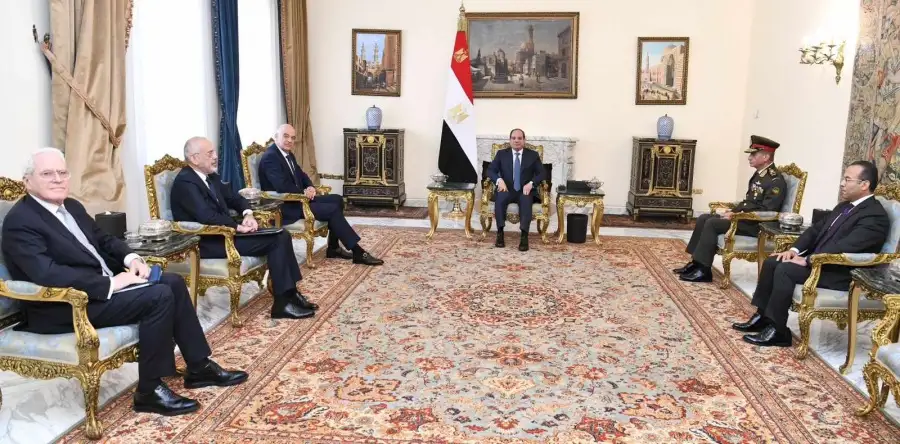 السيسي ووزير الدفاع اليوناني يؤكدان ضرورة التهدئة للأزمة الحالية في غزة