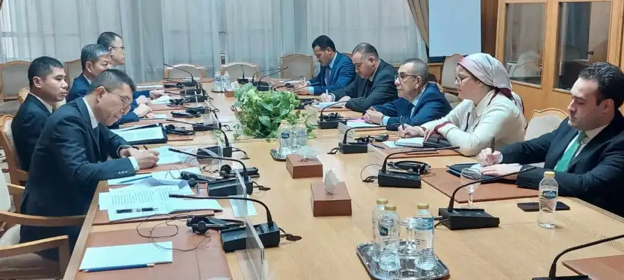 السفير سعيد أبوعلي يبحث مع مسئول صيني الأوضاع الإنسانية الكارثية في غزة