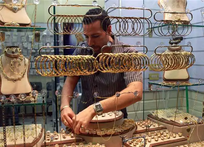 شعبة الذهب تنفي إغلاق محال الصاغة بعد تسجيل الأسعار مستويات تاريخية