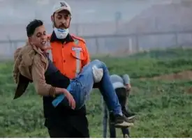 حرب غزة: مأساة مسعف فلسطيني فقد 29 فردا من عائلته