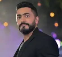 تامر حسني يروج لحفله في ليلة رأس السنة بالإمارات