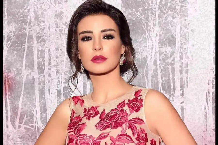 ماجي بوغضن تلقن التركية نيلبري شاهينكايا درسا في كيفية أداء دورها بمسلسل «للموت»