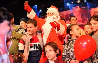 المسرح الكوميدي يحتفل مع جمهور مسرحية طيب وأمير بليلة رأس السنة