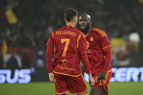 روما يقلب الطاولة على كريمونيزي ويبلغ دور الثمانية بكأس إيطاليا
