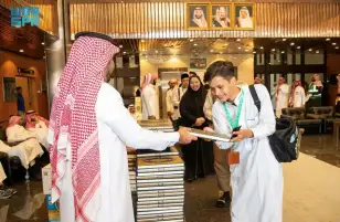 ضيوف برنامج خادم الحرمين الشريفين للحج والعمرة والزيارة يزورون مجمع الملك فهد لطباعة المصحف الشريف