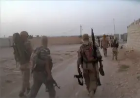 إعلام سوري: قتلى وجرحى من داعش ومقتل 3 من عناصر الجيش في اشتباكات في بادية حمص الشرقية