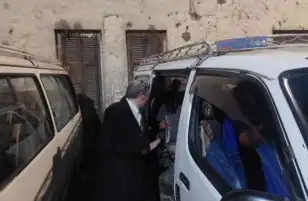 حملات مرورية مكثفة على مواقف السيارات ومحطات المواد البترولية في أبو قرقاص بالمنيا