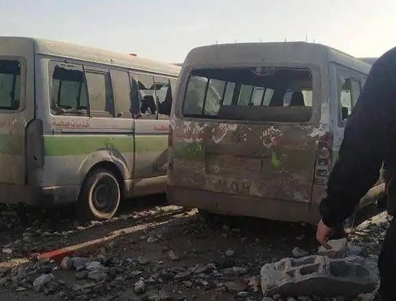 40 شهيدا وجريحا في قصف إسرائيلي على منزل ملاصق لمستشفى شهداء الأقصى بوسط غزة