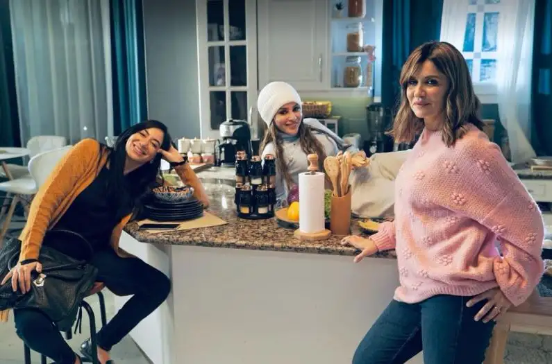 غادة عادل تحجز مكانا في السباق الرمضاني بالمسلسل الكوميدي لانش بوكس