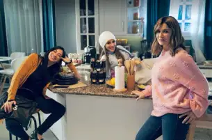 غادة عادل تحجز مكانا في السباق الرمضاني بالمسلسل الكوميدي لانش بوكس