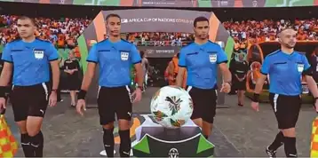 أحمد حسام طه ضمن حكام مباراة أنجولا وبوركينا فاسو