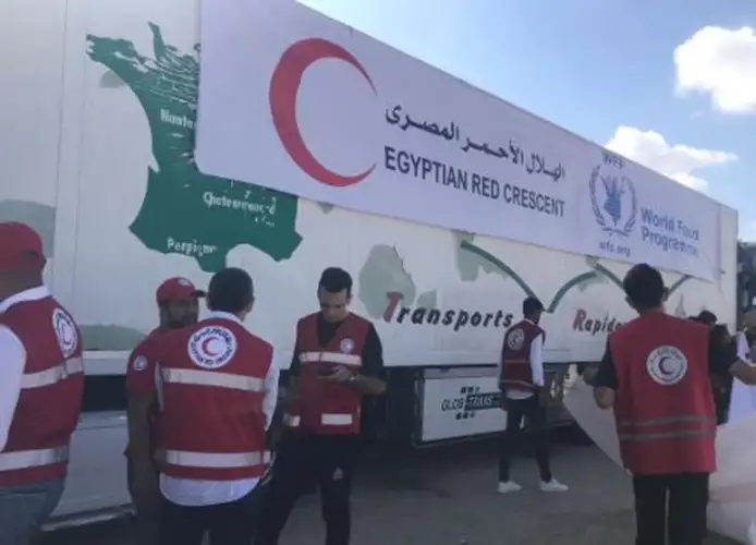 أطباء بلا حدود: نعمل عن كثب مع الهلال الأحمر المصري لإدخال مزيد من المساعدات لغزة