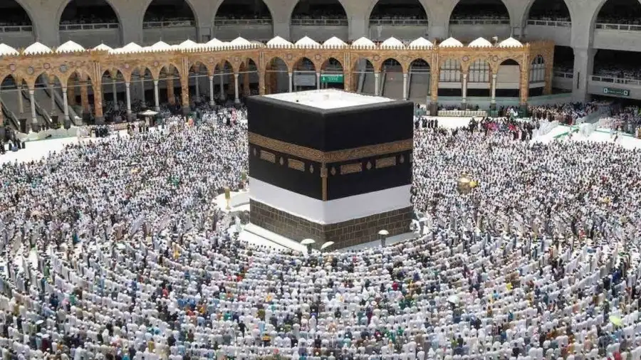 الحكومة تنفي وقف رحلات العمرة لشهر فبراير المقبل