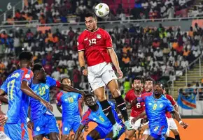 نجم الكاميرون السابق: مصر منتخب غير مخيف