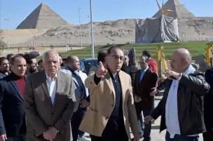 رئيس الوزراء يتفقد مشروعات تطوير المنطقة المحيطة بالمتحف المصري الكبير