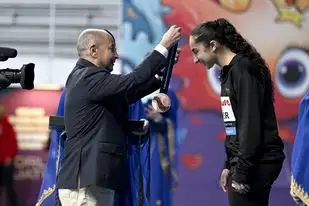رئيس الاتحاد الدولي للألعاب المائية يهنئ اتحاد السباحة بإنجاز مها عامر