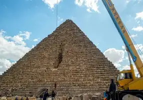 السياحة عن مشروع تجليد الهرم: حلم قديم راود الأثريين.. وكان متوقفا على التمويل