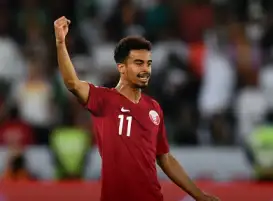 أكرم عفيف يقود هجوم قطر لمواجهة إيران بكأس آسيا