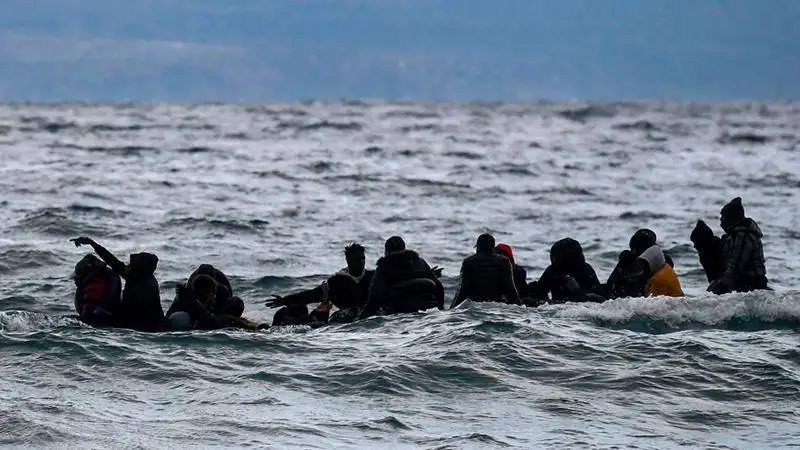 انتشال 13 جثة لمهاجرين غرقى بسواحل تونس والبحث عن مفقودين