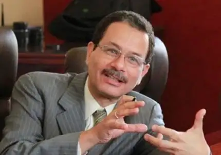 وزير التنمية الإدارية الأسبق: الطروحات حلول فورية لأزمة عدم توافر الدولار