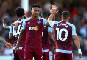 ضربة قوية لأمال أستون فيلا للتأهل لدوري الأبطال