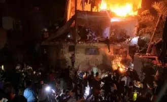 حزب الله يعلن مقتل 3 من عناصره بغارة إسرائيلية على أحد المنازل في بلدة طلوسة جنوبي لبنان