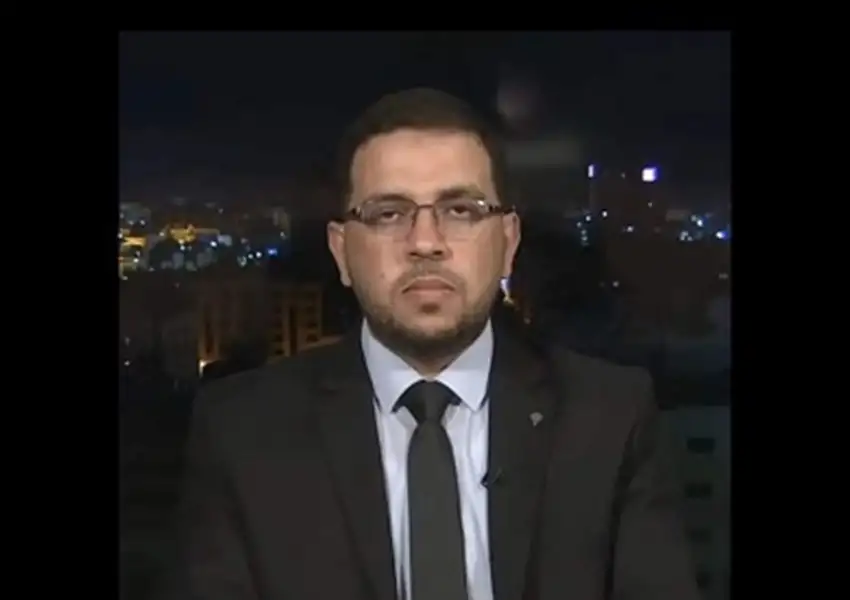 استشهاد الكاتب والمحلل السياسي الفلسطيني أيمن الرفاتي في قصف إسرائيلي على مدينة غزة