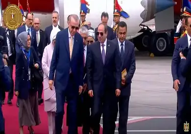أردوغان يتجه إلى قصر الاتحادية لبدء المحادثات مع الرئيس السيسي